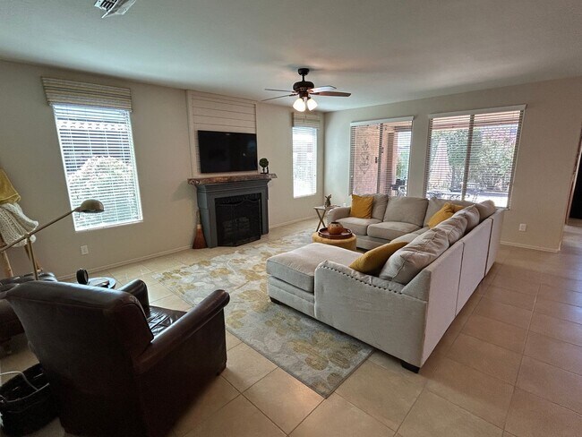 Foto del edificio - 26864 W Piute Ave