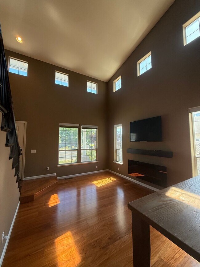 Foto del edificio - Beautiful 3-Bedroom, 2.5-Bath Home in Wind...