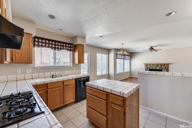 Building Photo - 2406 Stone View Dr
