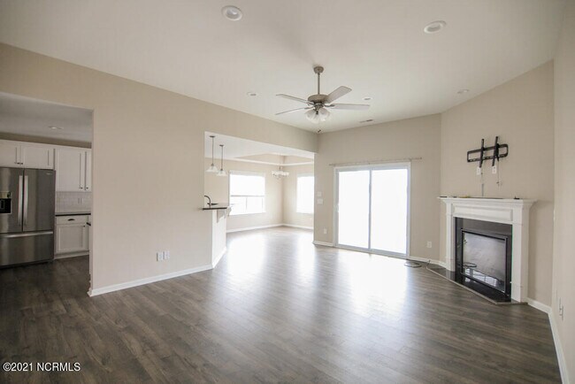 Foto del edificio - 813 Knoll Cir