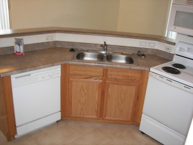 Foto del edificio - Alta Mesa Gated Community - Community Pool & Spa