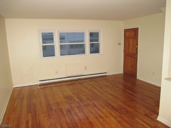 Building Photo - 287 Montclair Ave