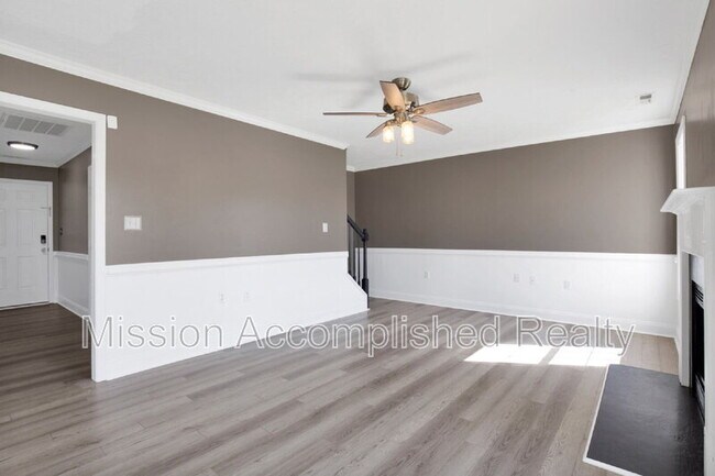 Foto del edificio - 304 Hawthorn Dr