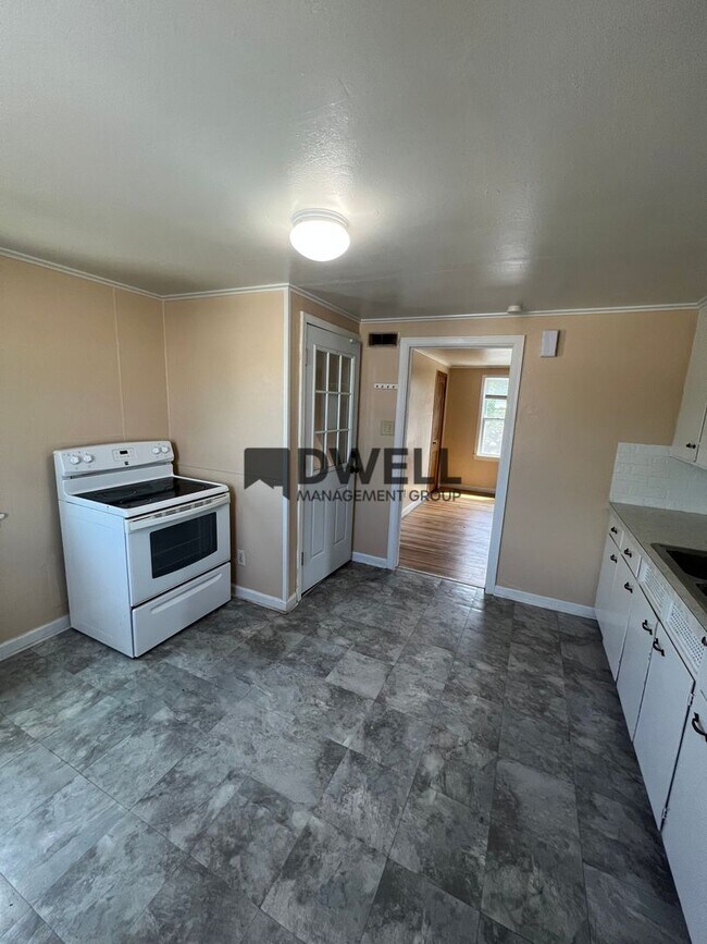 Foto del edificio - 1300 2nd Ave SW