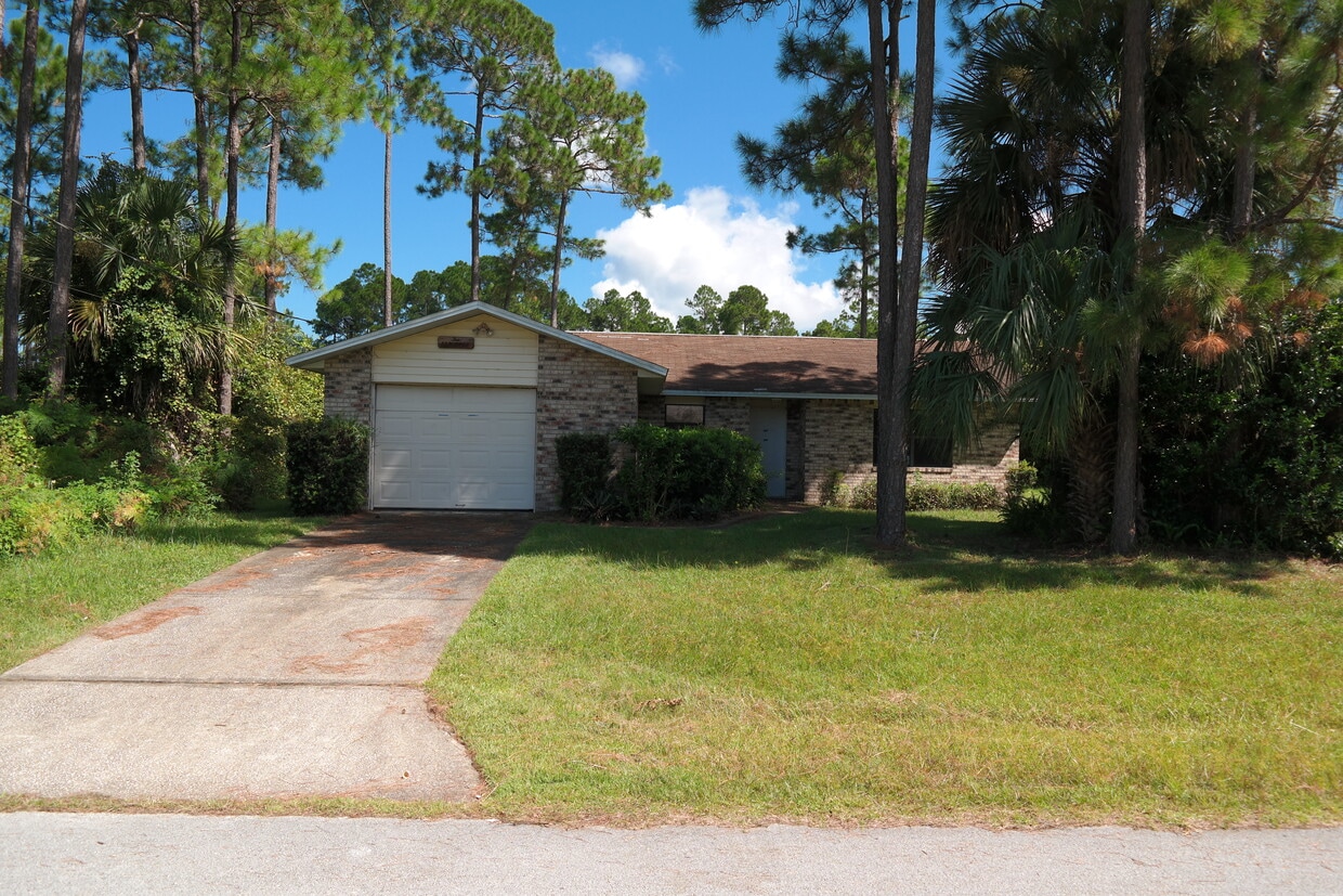 Primary Photo - 19 Woodstone Ln