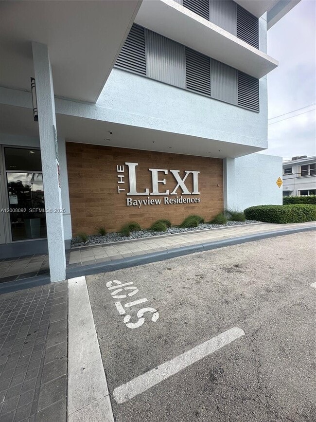Foto del edificio - 7901 Hispanola Ave