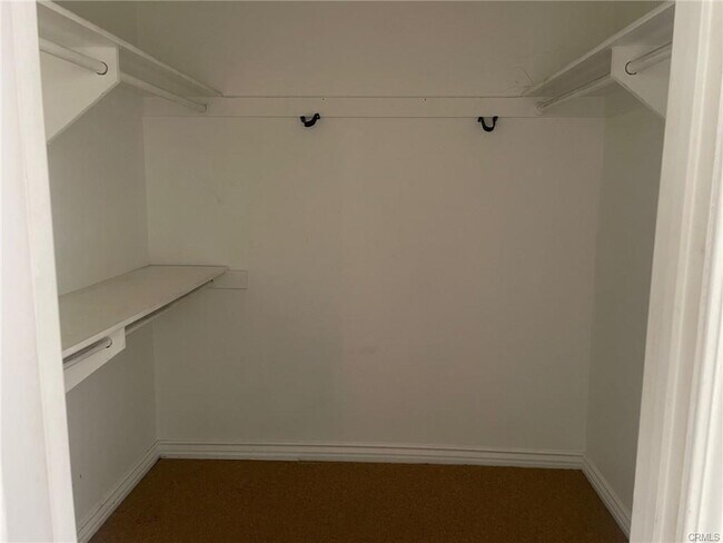 Foto del edificio - 8425 Burnet Ave