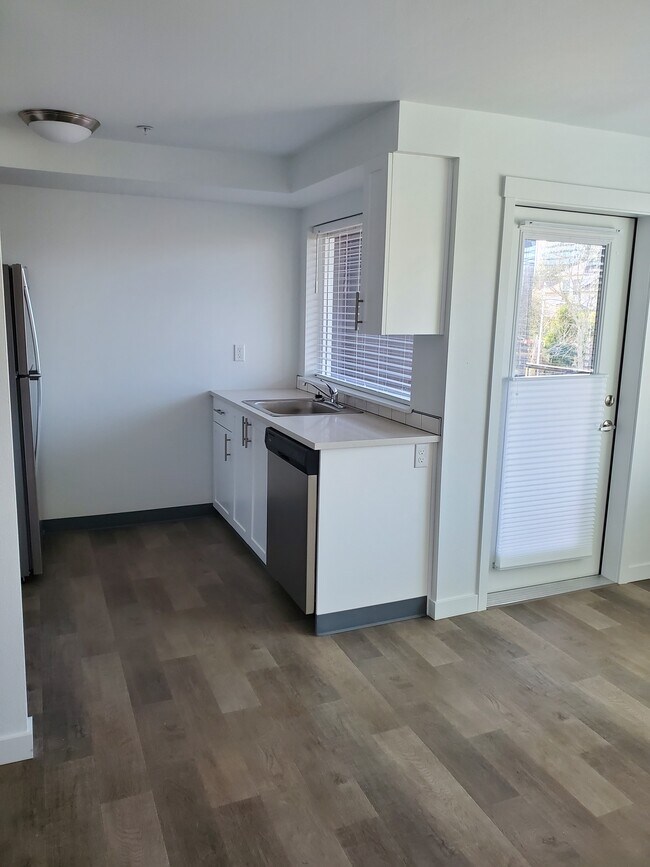 Foto del edificio - 7686 N Lombard St