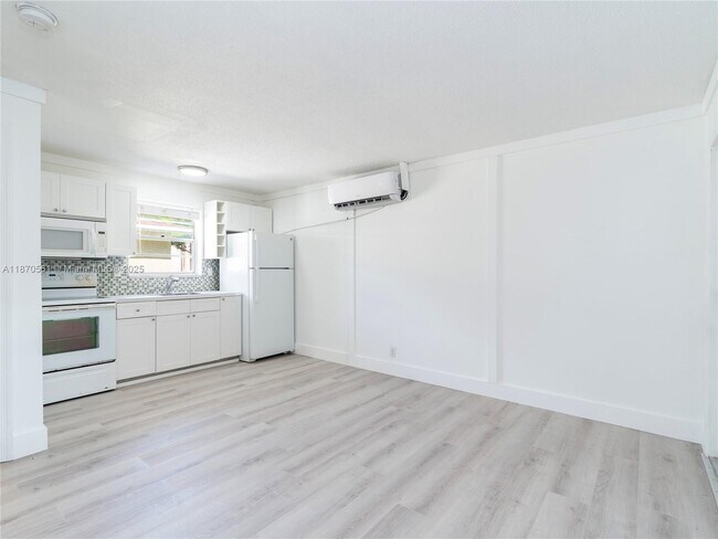 Foto del edificio - 2020 Miami Rd