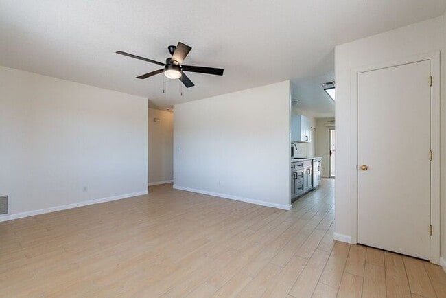 Building Photo - 9746 E Sascha St