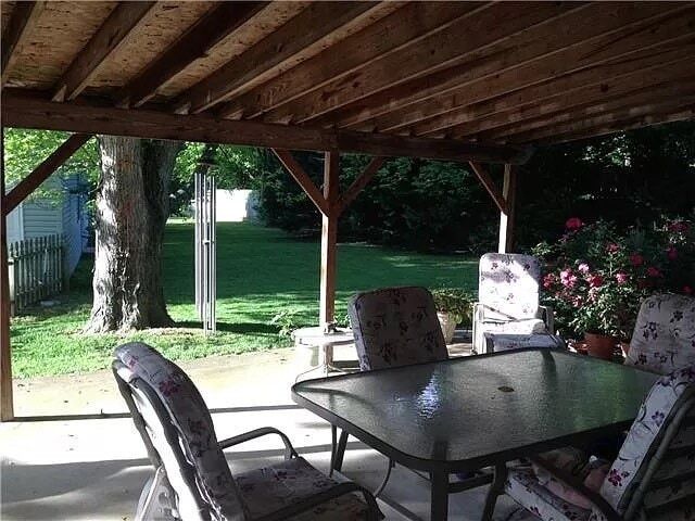 Foto del edificio - 120 Pebble Creek Rd
