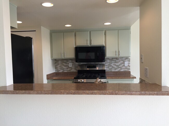 Building Photo - 9380 Twin Trails Dr