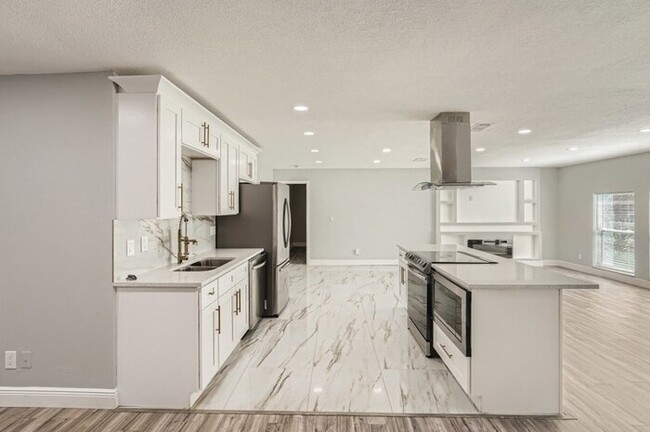 Building Photo - 2964 Meadow Oak Drive S, Clearwater, FL, 3...