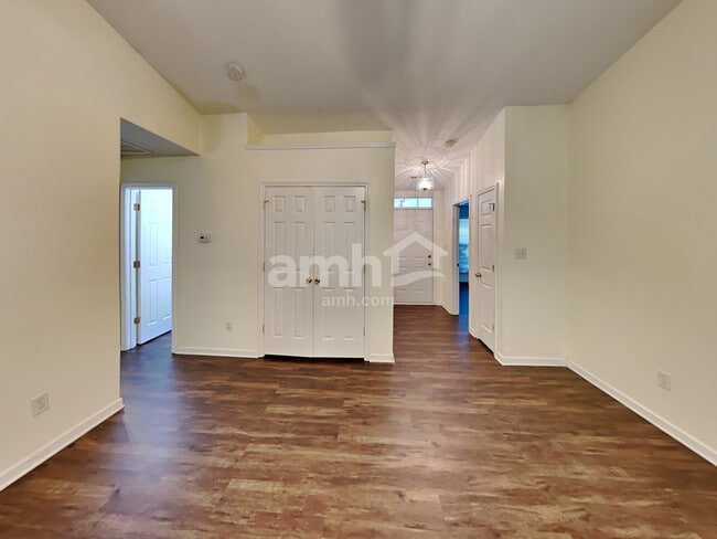 Foto del edificio - 4335 Bubbling Brook Ct
