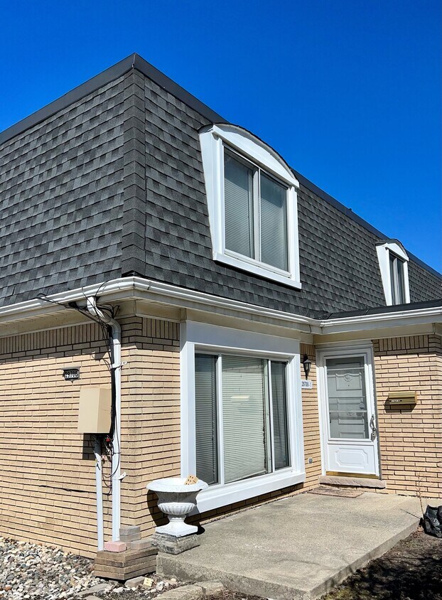 29708 City Center Dr Unit 1, Warren, MI 48093 Condo for Rent in