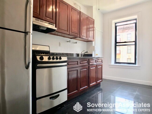 Foto del edificio - 3139 Broadway