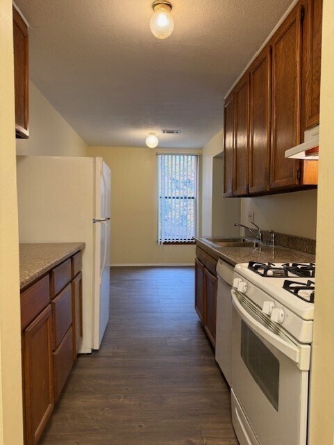 Foto del edificio - 34 Shrewsbury Green Dr