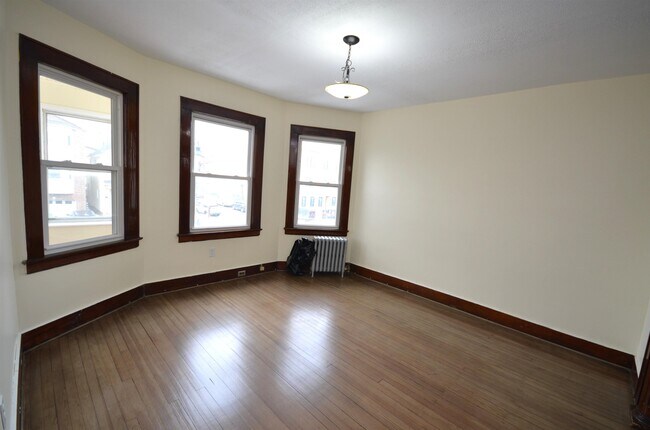 Foto del edificio - 413 Davis Ave