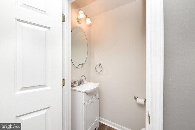 Building Photo - 401 Jene Ct