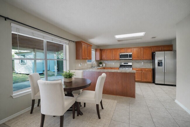 Foto del edificio - 8315 Cardamon Ln