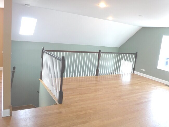 Building Photo - 5310 S Archer Ave