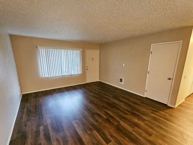 Foto del edificio - 506 NE Dallas Ct