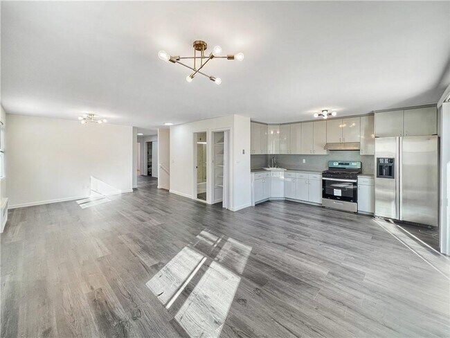 Foto del edificio - 4213 Seagate Ave