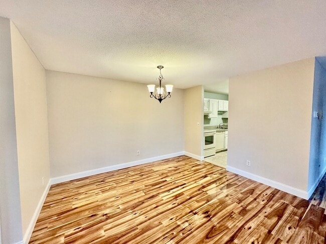 Foto del edificio - 4700 N Main St