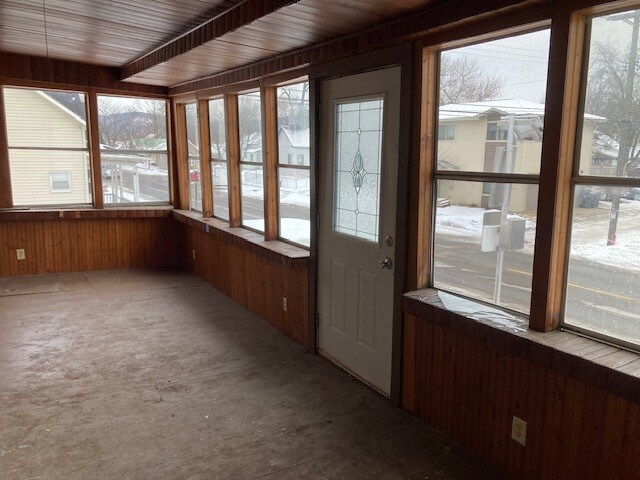 porche delantero - 907 Clinton St