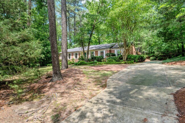 Photo - Stunning and Bright 3Bed/2Bath in Durham NC! House