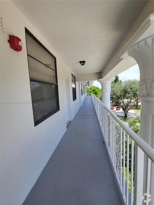 Building Photo - 3640 Whitehall Dr
