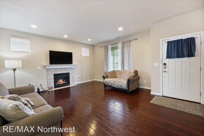 Building Photo - 5 br, 2.5 bath House - 630 Rosewood DR SW