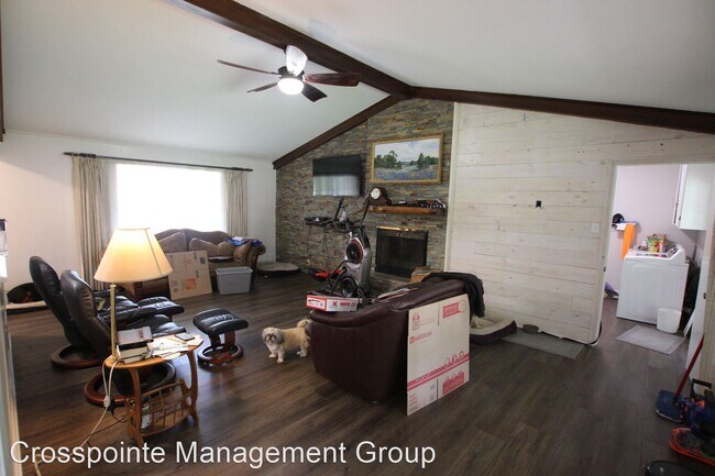 Building Photo - 3 br, 2 bath House - 2717 S Boldt Ave
