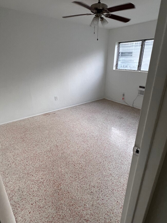 Dormitorio - 790 81st St