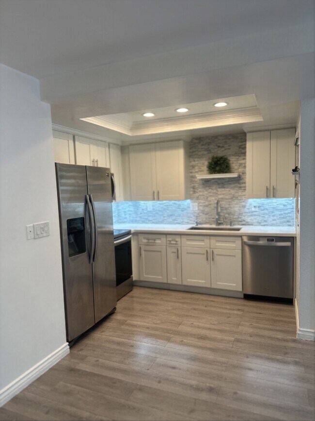 Foto del edificio - 22775 Lakeway Dr