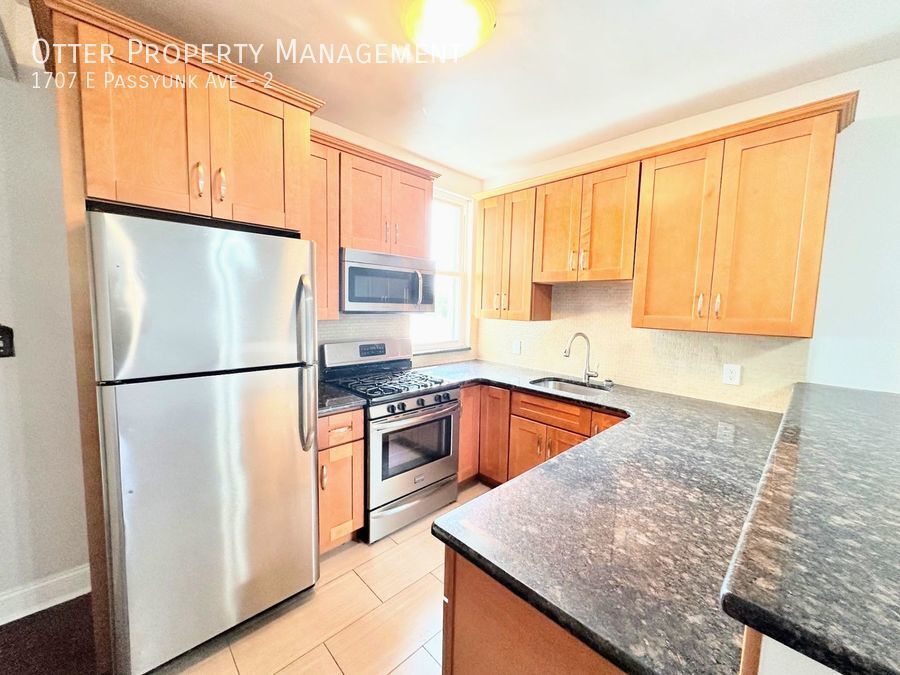 Primary Photo - 2BR/1BA Sun-drenched South Philly Apt with...