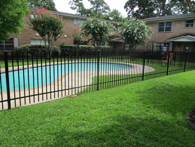 Foto del edificio - ALL BILLS PAID 1bd/1bath Townhome in Sprin...