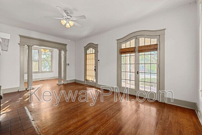 Building Photo - 108 4th St