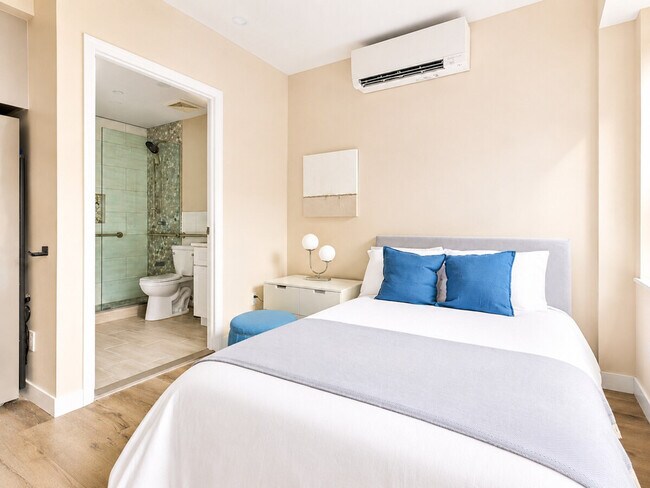 Foto del edificio - 317 W 48th St