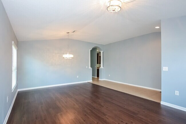 Foto del edificio - 7319 Tangle Bend Dr