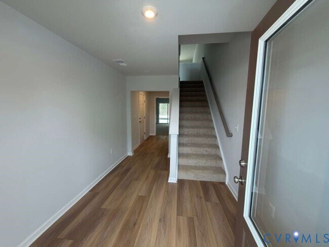 Foto del edificio - 435 Burden Dr