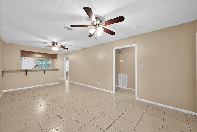 Building Photo - 1605 Hazelwood St