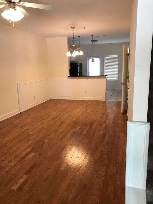 Foto del edificio - Luxury 2 Bedroom Townhouse at Whitehall Vi...