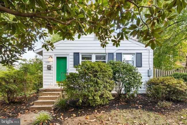 Building Photo - 6381 Lakewood Dr