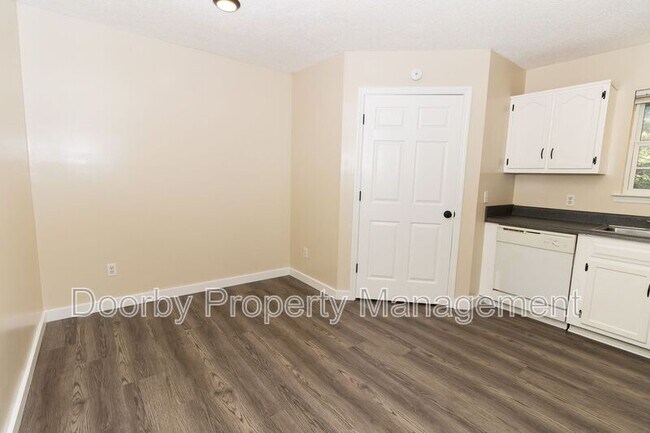 Foto del edificio - 2425 Ashmore Ave