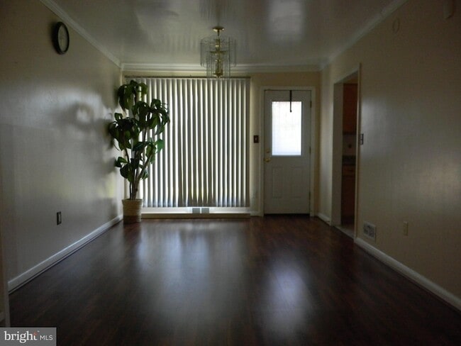 Building Photo - 3536 Lynne Dr