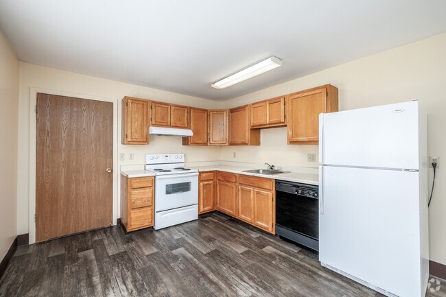 2BR, 1BA - 1,032SF - Kitchen - Sedgwick Pines