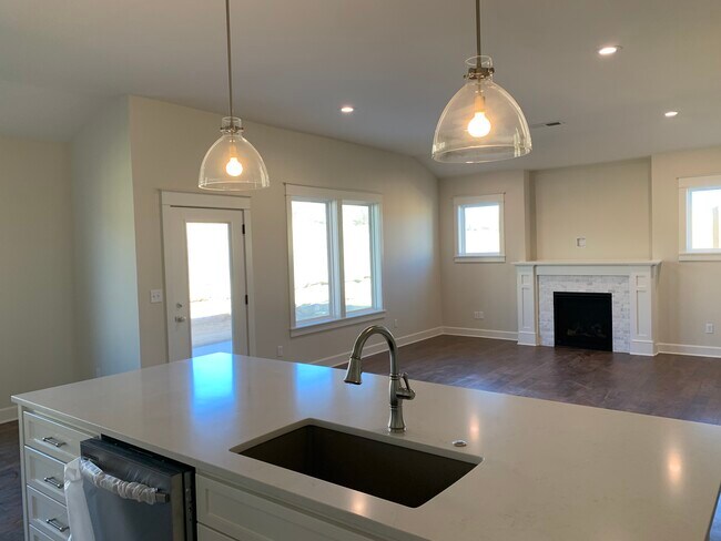 Building Photo - 415 Three Forks Dr