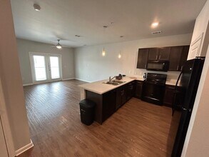 Building Photo - 2136 W 34th St