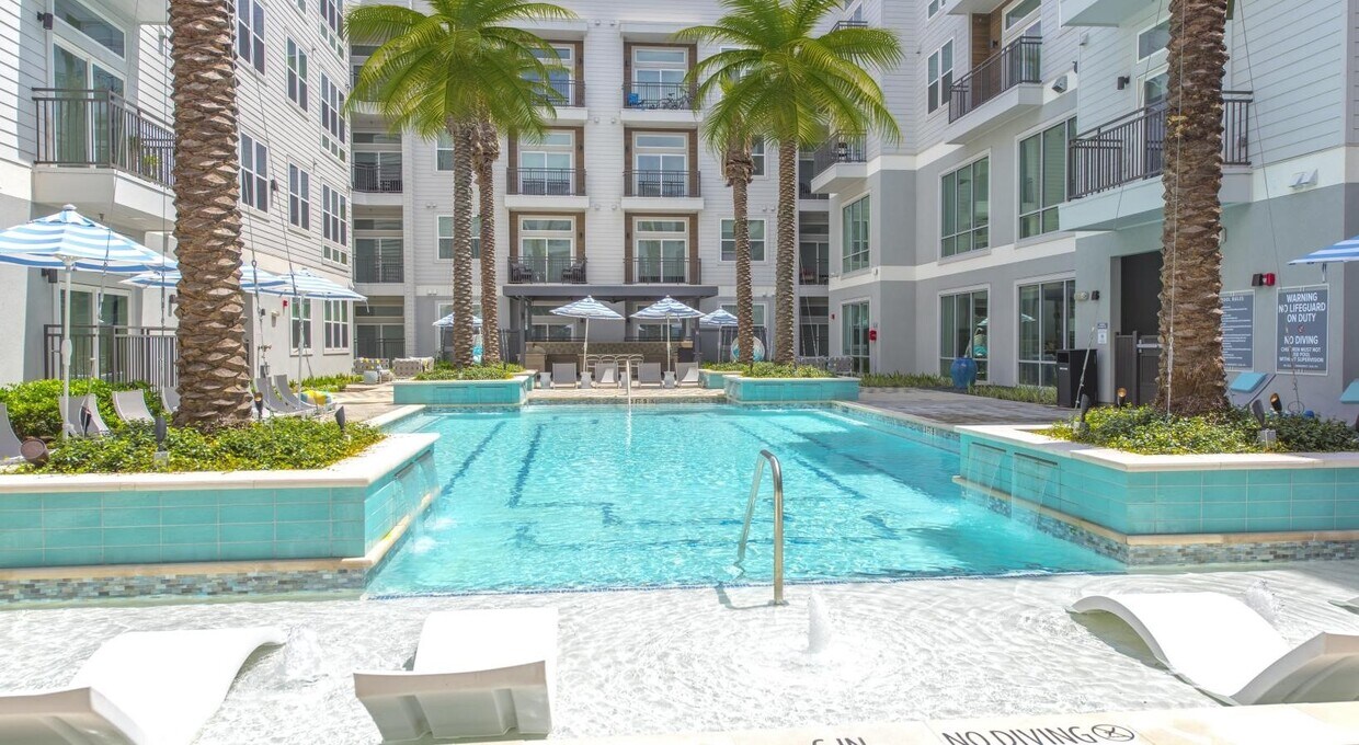 Building Photo - 9330 Main St